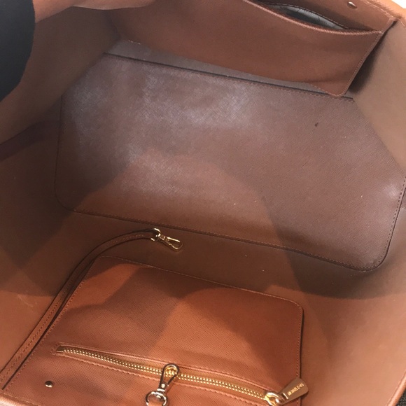 Michael Kors Jet Set Leather Tote - Picture 3 of 3